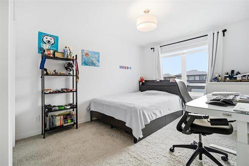 119 Berry Hill Road, Winnipeg, MB - Indoor Photo Showing Bedroom