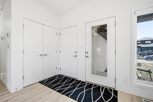 119 Berry Hill Road, Winnipeg, MB - Indoor