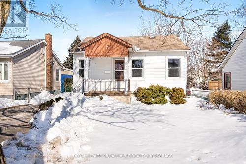 7 DUNKIRK AVENUE  Kingston (East Of Sir John A. Blvd), ON K7K 2H3