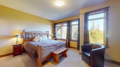 J2-D-1351 Gerry Sorensen Way, Kimberley, BC - Indoor Photo Showing Bedroom