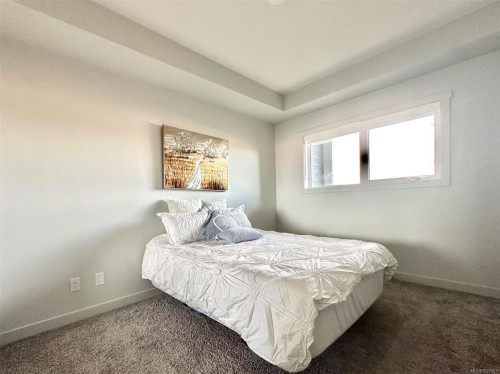 210-2465 Gateway Rd, Langford, BC - Indoor Photo Showing Bedroom