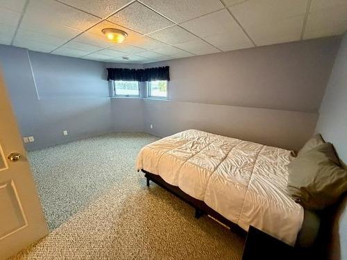 92 Edgewater Drive, Dryden, ON - Indoor Photo Showing Bedroom