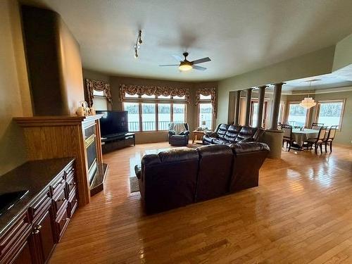 92 Edgewater Drive, Dryden, ON - Indoor