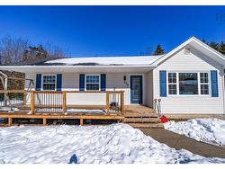 27 Earl Court  Porters Lake, NS B3E 1H8