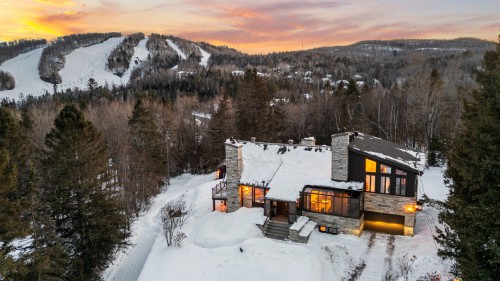 383 Rue de la Chasse-Galerie  Sainte-Adèle, QC J8B 3E3