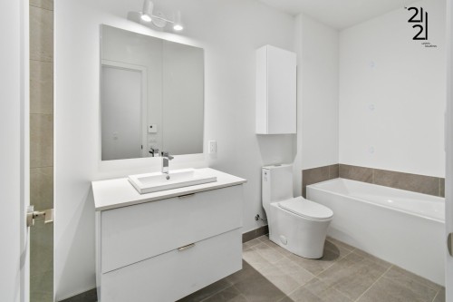 Salle de bains - 502-2121 Av. Papineau, Montréal (Ville-Marie), QC - Indoor Photo Showing Bathroom