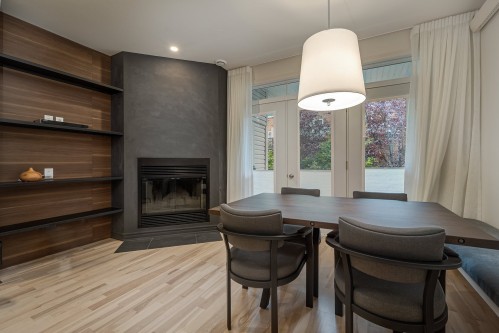 Dining Room - 3-1060 Rue Ste-Élisabeth, Montréal (Ville-Marie), QC - Indoor With Fireplace