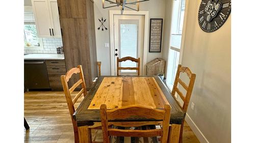 709 22Nd Avenue, Cranbrook, BC - Indoor Photo Showing Dining Room