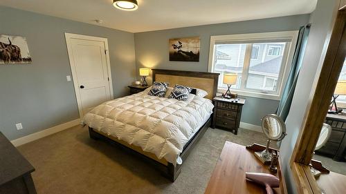 709 22Nd Avenue, Cranbrook, BC - Indoor Photo Showing Bedroom