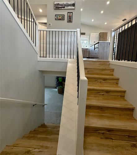 709 22Nd Avenue, Cranbrook, BC - Indoor Photo Showing Other Room