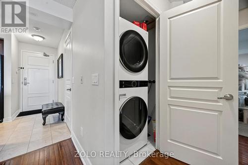 1212 - 350 Red Maple Road, Richmond Hill, ON - Indoor Photo Showing Laundry Room
