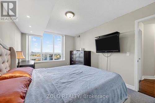 1212 - 350 Red Maple Road, Richmond Hill, ON - Indoor Photo Showing Bedroom