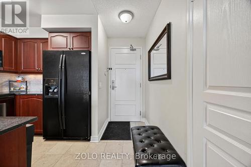 1212 - 350 Red Maple Road, Richmond Hill, ON - Indoor