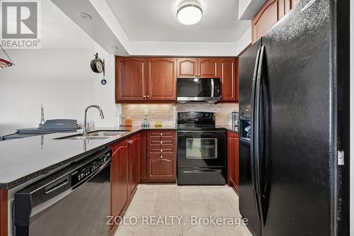 1212 - 350 Red Maple Road, Richmond Hill, ON - Indoor Photo Showing Kitchen With Double Sink