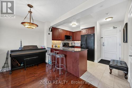 1212 - 350 Red Maple Road, Richmond Hill, ON - Indoor Photo Showing Kitchen