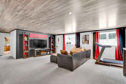 Salle familiale - 661 Ch. St-Germain, Prévost, QC - Indoor