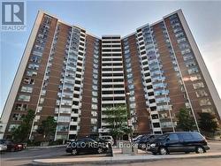 906 - 15 VICORA LINKWAY WAY  Toronto, ON M3C 1A8