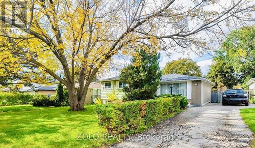 129 FOLKSTONE CRESCENT  Brampton, ON L6T 3M6