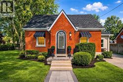 78 STIRLING Avenue S  Kitchener, ON N2G 3N9