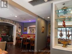 111 TRAFALGAR ROAD  Oakville, ON L6J 3G3