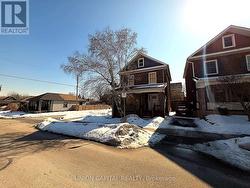 241 EULALIE AVENUE  Oshawa, ON L1H 2B3