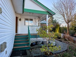 329 Carnduff Pl  Nanaimo, BC V9R 6Y5