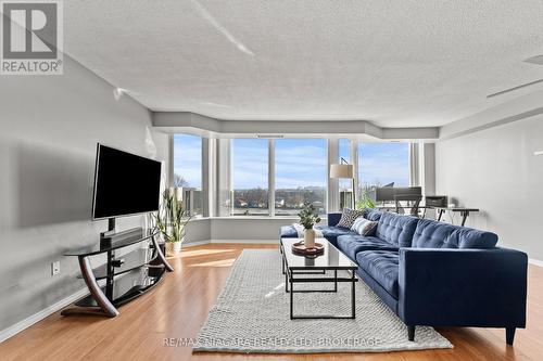 601 - 81 Scott Street, St. Catharines (Lakeport), ON - Indoor Photo Showing Living Room