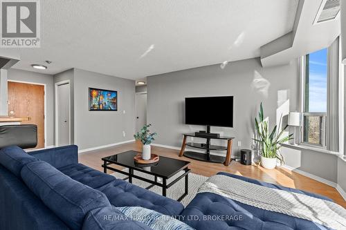 601 - 81 Scott Street, St. Catharines (Lakeport), ON - Indoor Photo Showing Living Room