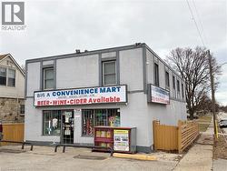 794 LONDON Road  Sarnia, ON N7T 4Y1