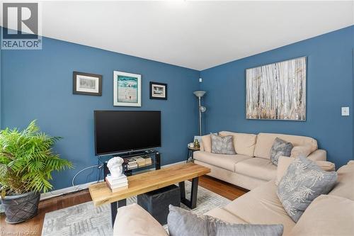 2505 Valleyridge Drive, Oakville, ON - Indoor Photo Showing Living Room