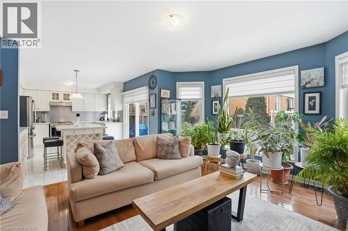 2505 Valleyridge Drive, Oakville, ON - Indoor Photo Showing Living Room