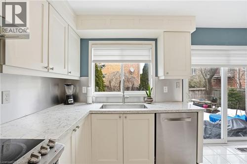 2505 Valleyridge Drive, Oakville, ON - Indoor Photo Showing Kitchen