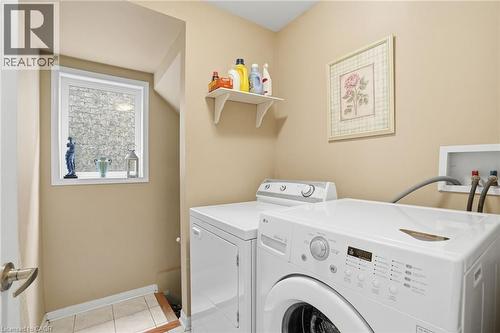 2505 Valleyridge Drive, Oakville, ON - Indoor Photo Showing Laundry Room