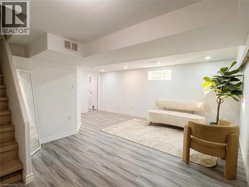 21 Forest Glen Court, Kitchener, ON - Indoor Photo Showing Bedroom