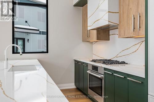 3711 Riva Avenue, Innisfil, ON - Indoor Photo Showing Kitchen