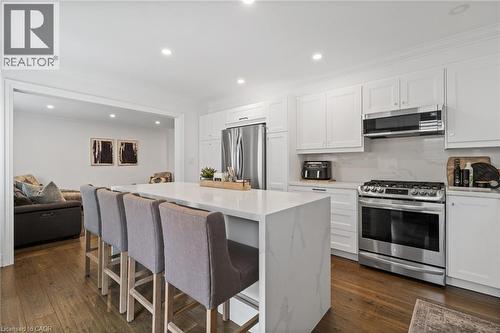 5609 Thorn Lane, Burlington, ON - Indoor Photo Showing Kitchen With Upgraded Kitchen