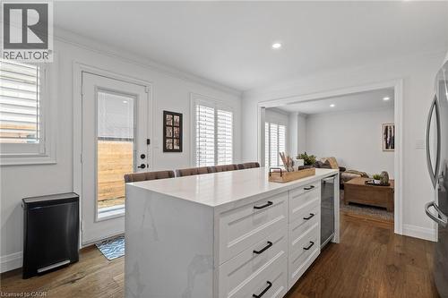 5609 Thorn Lane, Burlington, ON - Indoor