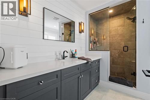 5609 Thorn Lane, Burlington, ON - Indoor Photo Showing Bathroom