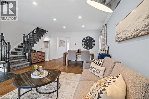 5609 Thorn Lane, Burlington, ON - Indoor Photo Showing Living Room