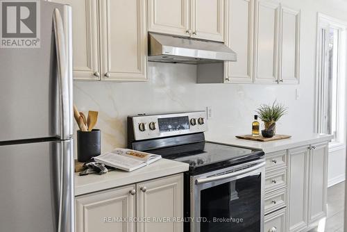 46 Sandford Crescent, Whitby (Rolling Acres), ON - Indoor Photo Showing Kitchen With Stainless Steel Kitchen