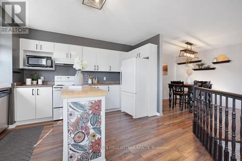 37 Boulder Way, Ottawa, ON - Indoor Photo Showing Kitchen
