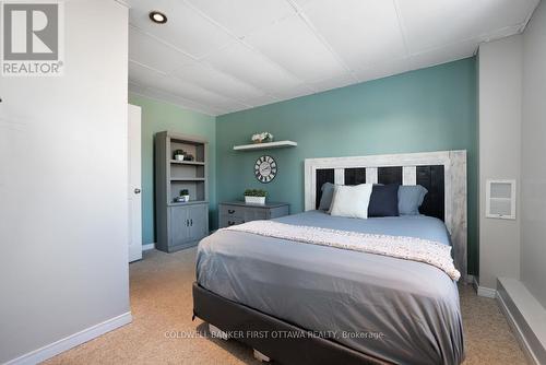 37 Boulder Way, Ottawa, ON - Indoor Photo Showing Bedroom