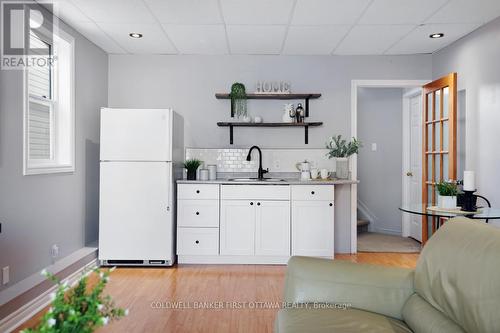 37 Boulder Way, Ottawa, ON - Indoor Photo Showing Kitchen