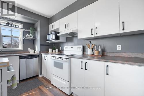 37 Boulder Way, Ottawa, ON - Indoor Photo Showing Kitchen