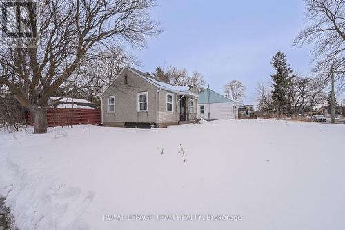 951 Merivale Road, Ottawa, ON - Outdoor