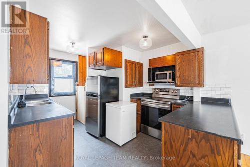 951 Merivale Road, Ottawa, ON - Indoor Photo Showing Kitchen