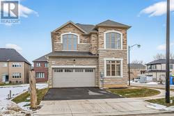 43 SHADY OAKS TRAIL  Hamilton, ON L9B 0E9