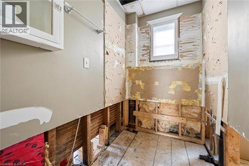 98 William Street W, Waterloo, ON - Indoor Photo Showing Other Room