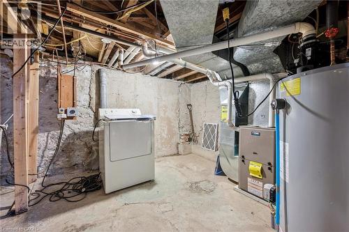 98 William Street W, Waterloo, ON - Indoor Photo Showing Laundry Room