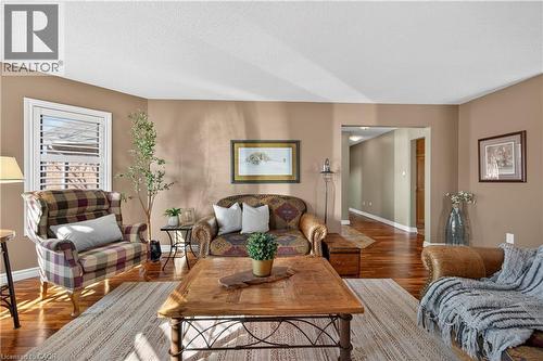 35 Highland Boulevard, Caledonia, ON - Indoor Photo Showing Living Room